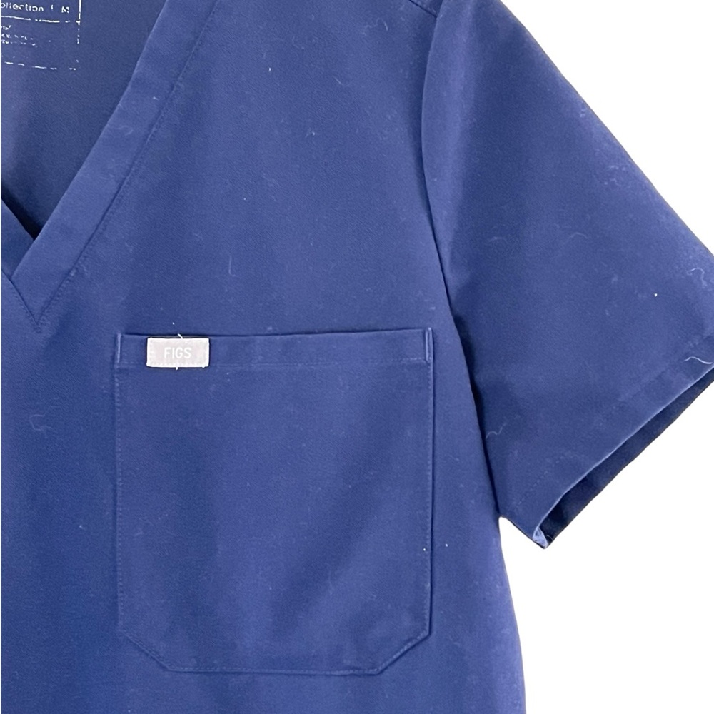 FIGS | Blue v-neck short sleeve technician medical scrubs shirt size med… - Picture 4 of 8